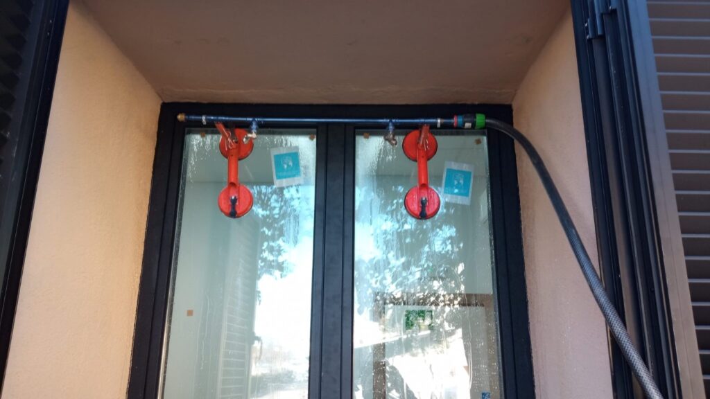 Ensayo de estanqueidad al agua in situ en carpintería exterior