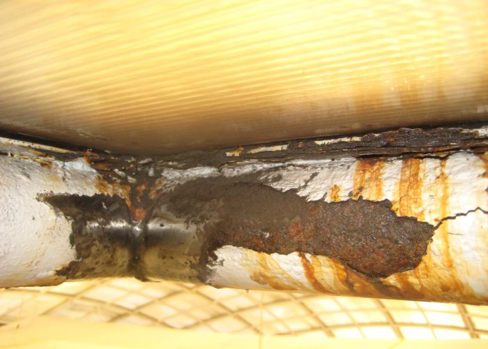 Oxidacion-corrosion-estructura-metalica-tubular-scaled