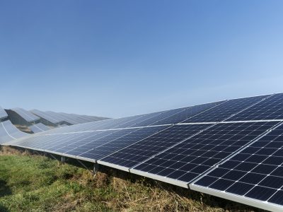 beautiful-alternative-energy-plant-with-solar-panels